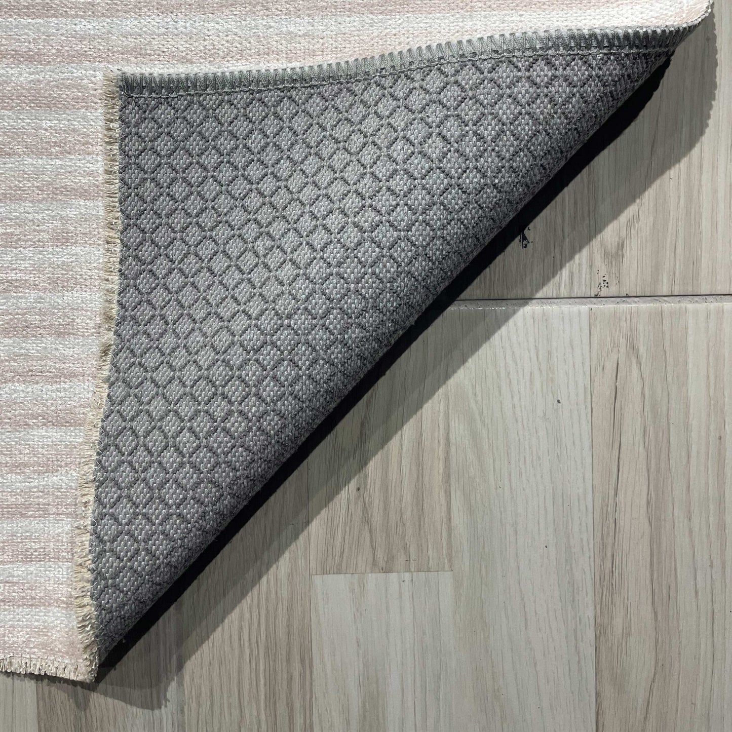 RW7110 washable chenille rug texture and pattern detail