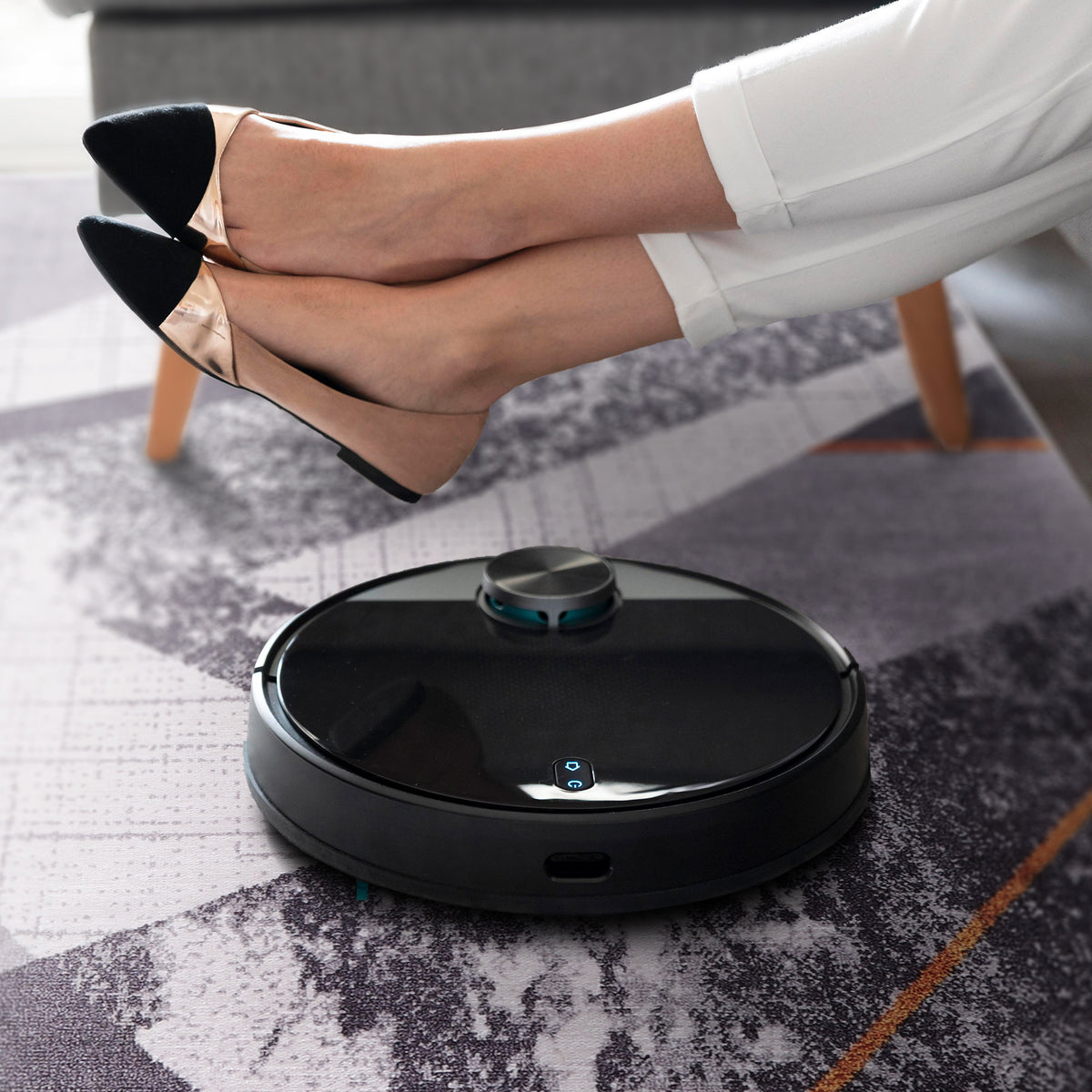 RWNL1005 washable chenille area rug, robot vacuum